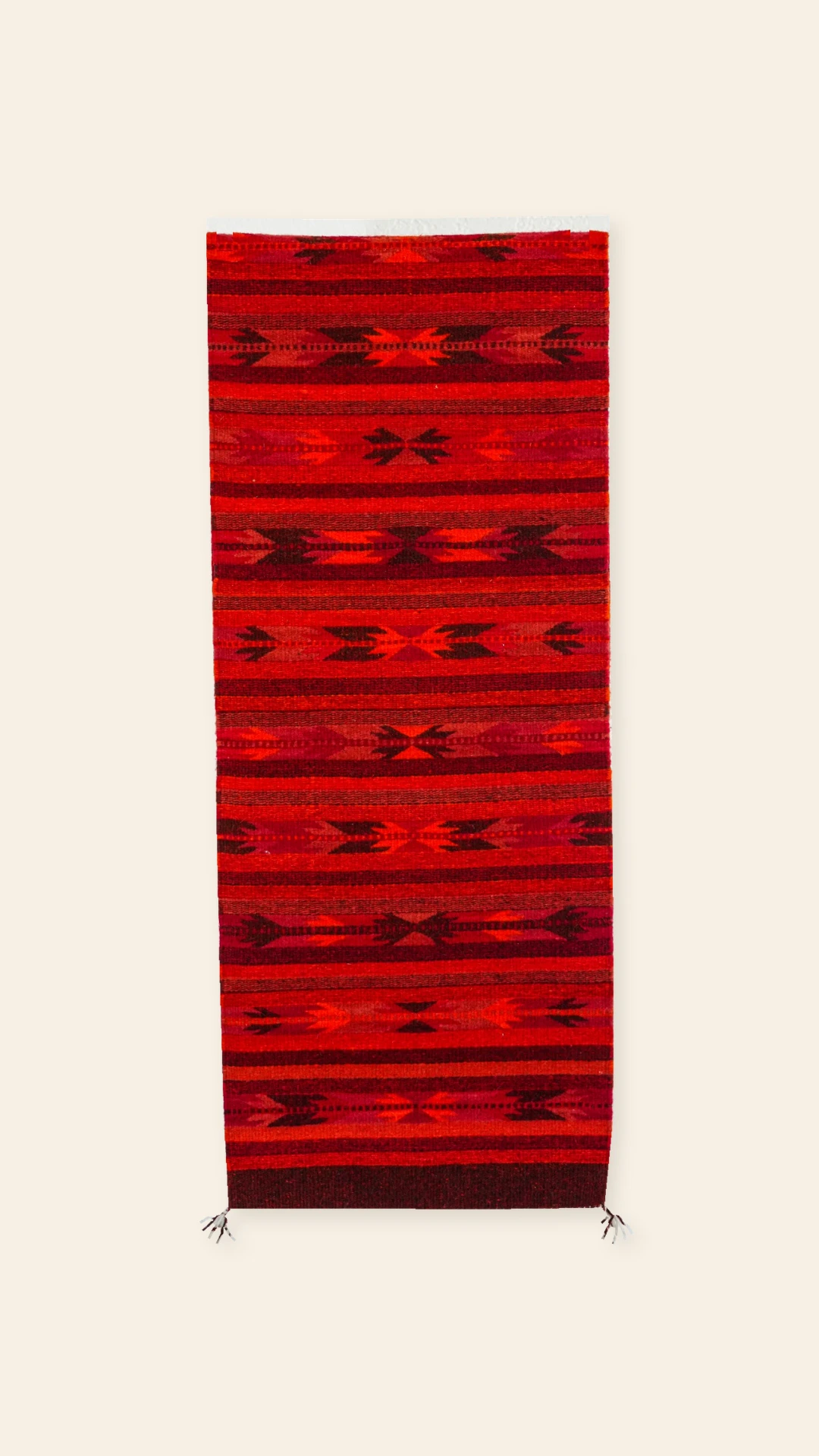 Camino de Mesa Tonos de Cochinilla — handwoven Zapotec rug by Wilmer Vásquez Luis